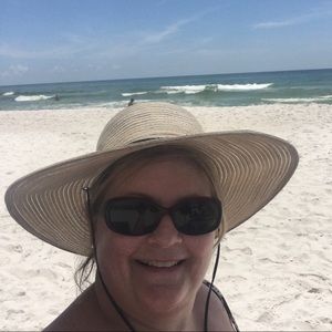 Meet your Posher, Donnajo